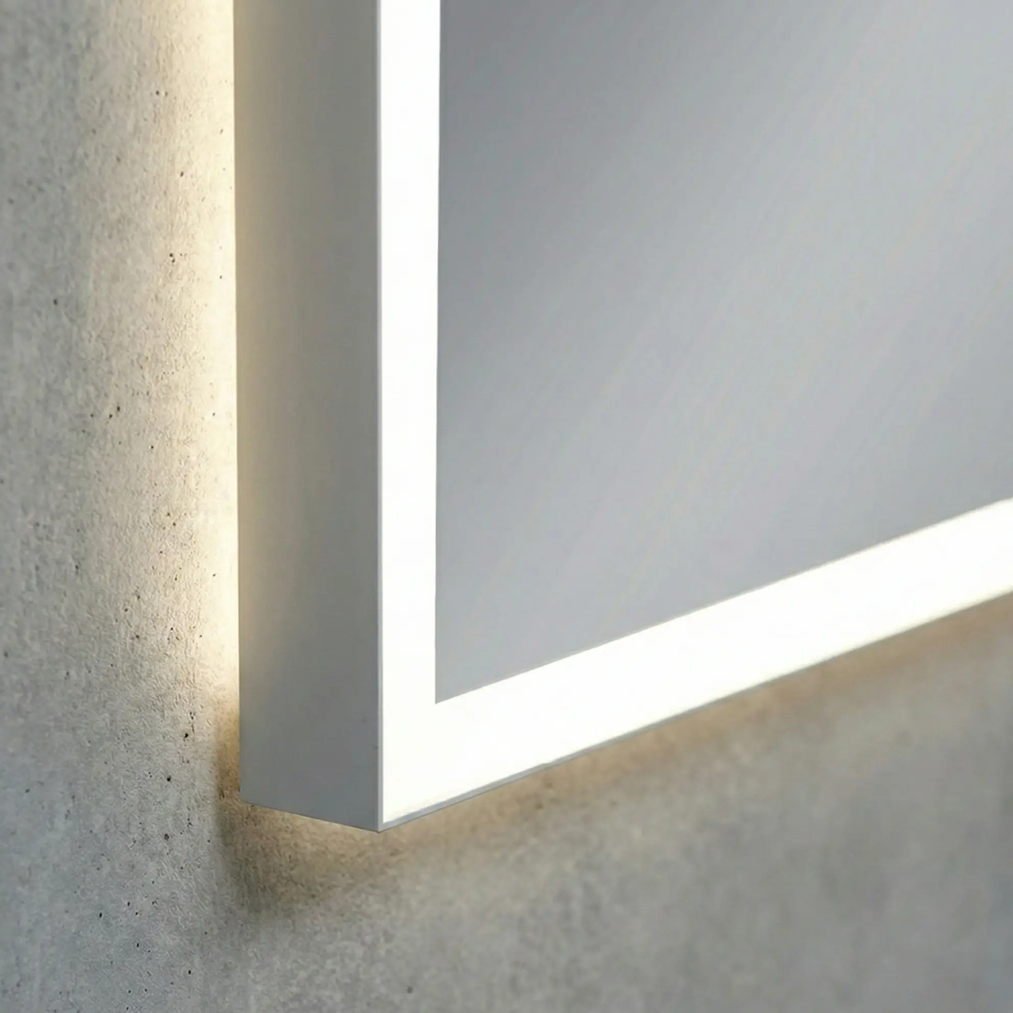 Specchio LED rettangolare con cornice – luce diretta/indiretta