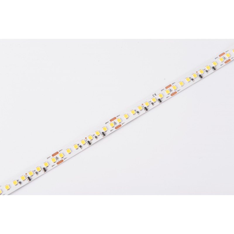 Striscia LED 21,6W IP20 24V Striscia LED 21,6W IP20 24V