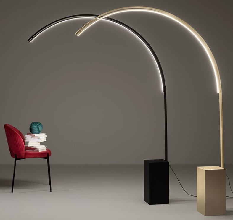 Lampada da terra LED nera