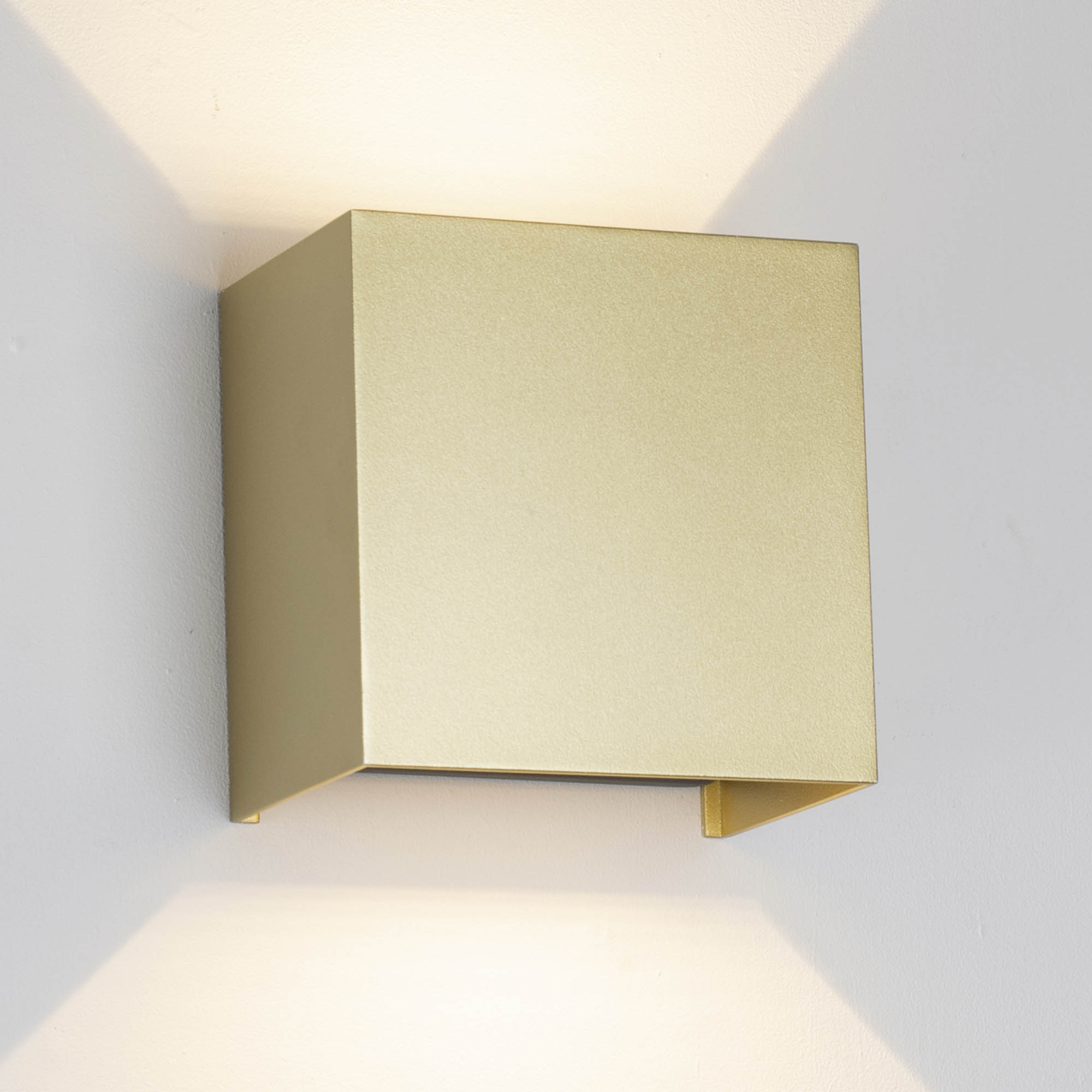 Applique LED cubo oro