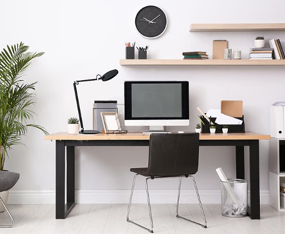 Lampada da scrivania a LED nera 9W