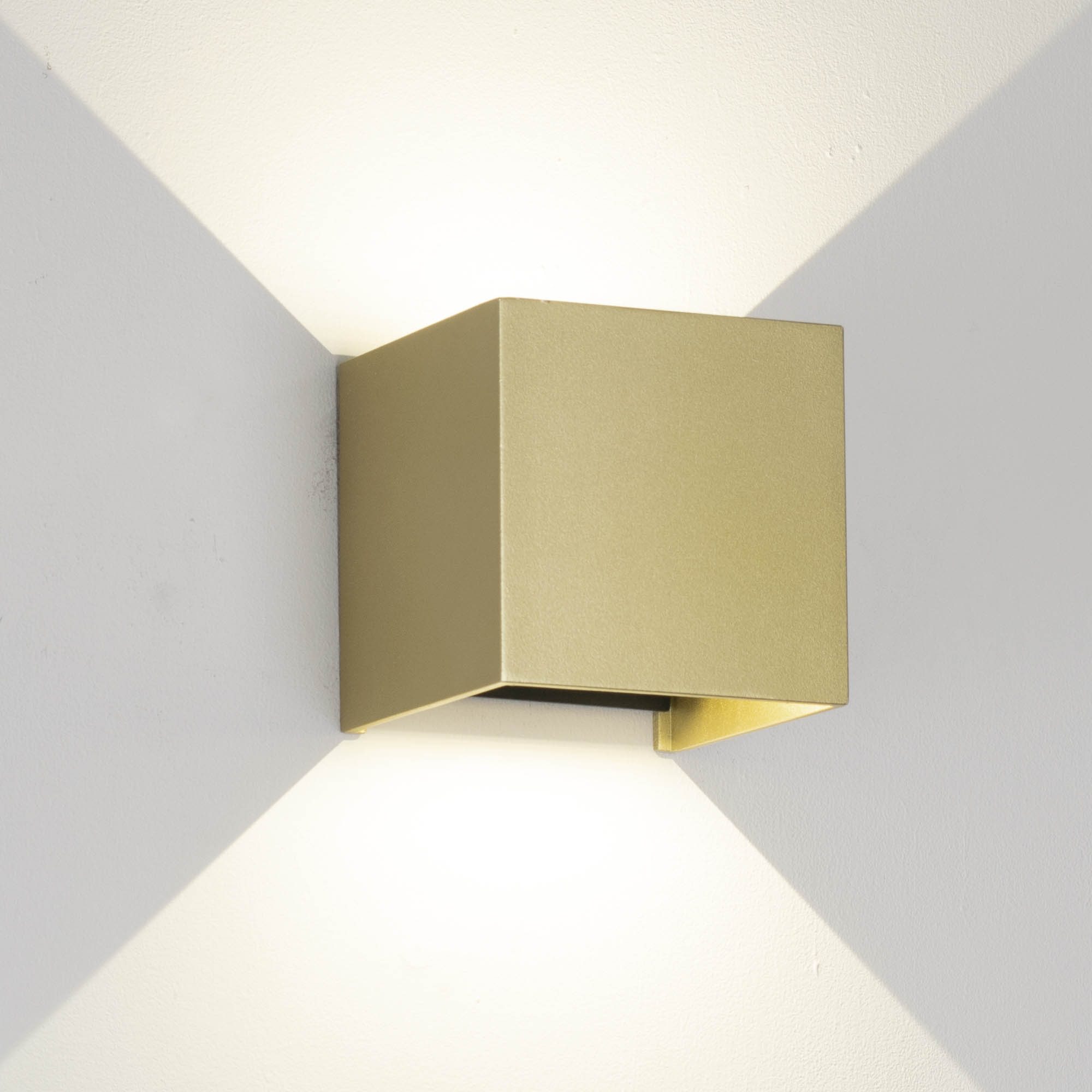 Wandleuchte LED Kubus Gold