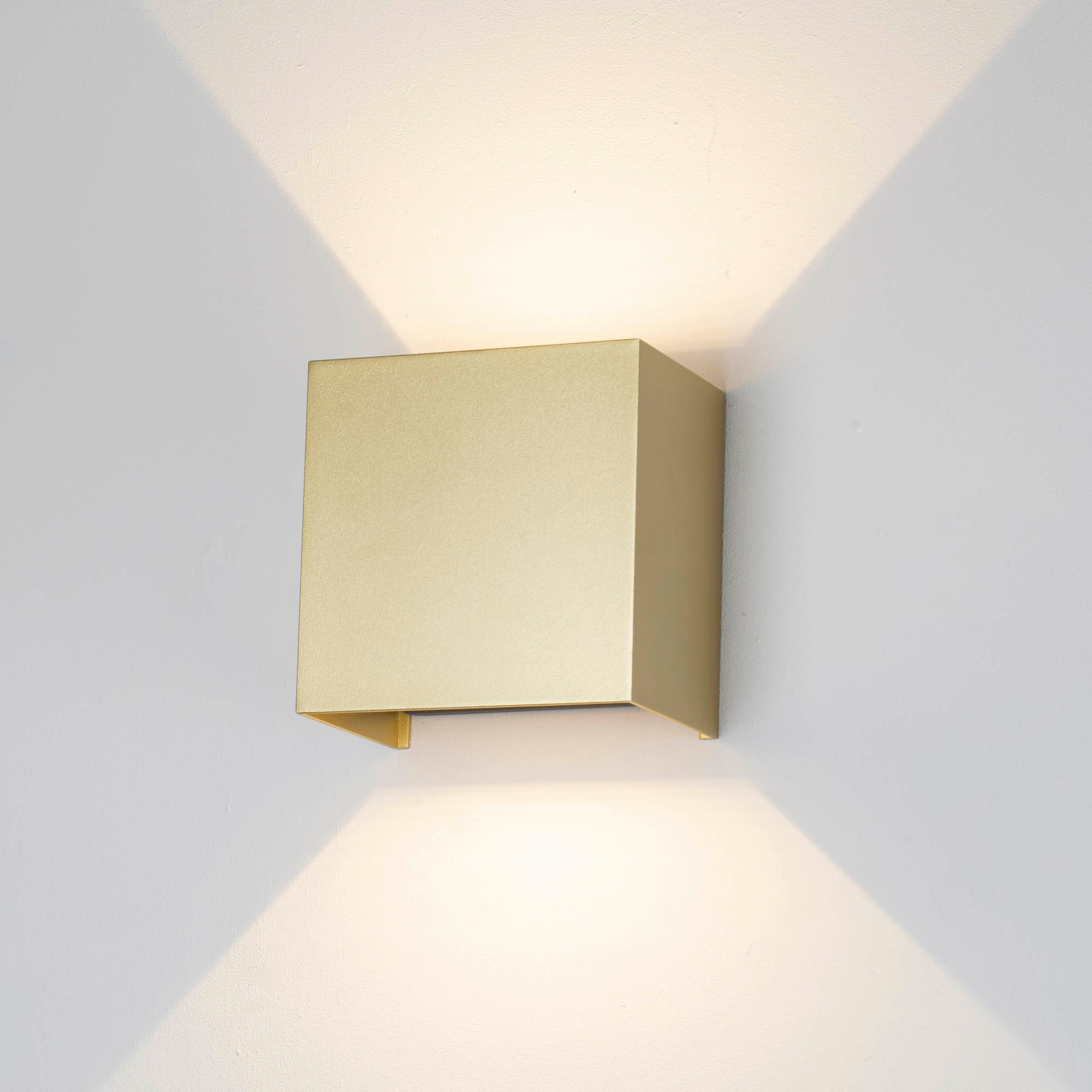 Applique LED cubo oro