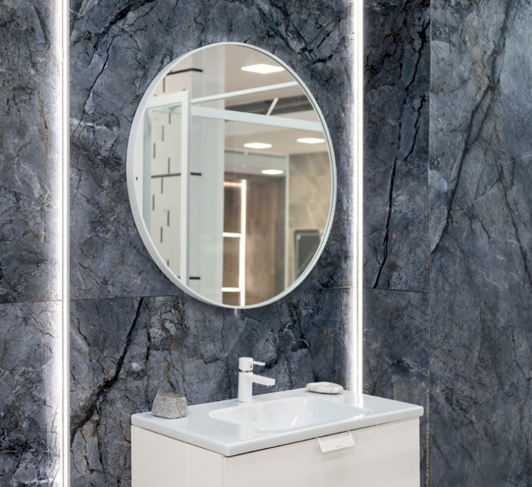 Specchio con cornice in metallo – senza illuminazione