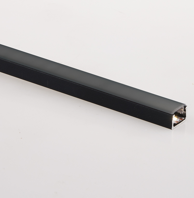 Profilo LED nero con cover nera 20,2x14,6 Profilo LED nero con cover nera 20,2x14,6